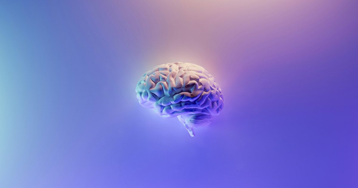 Un rendu abstrait et iridescent d'un cerveau humain sur fond bleu et violet